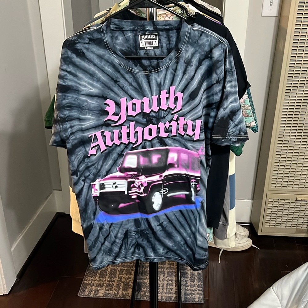 Short sleeve graphic tee